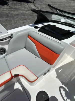 2020 Axis A22 Icon
