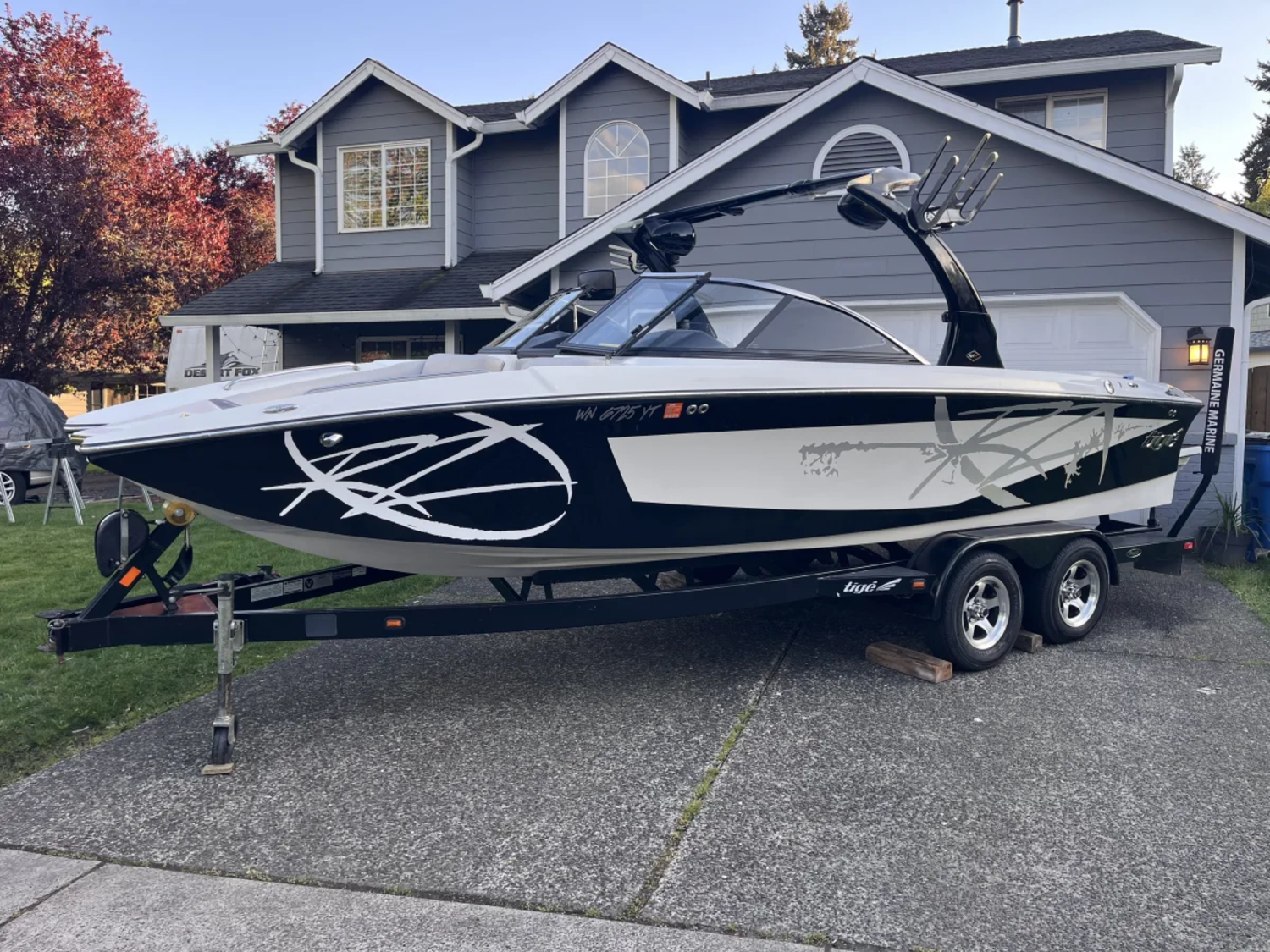 2009 Tige RZ2 Surf, wake boat. Clean. 580 hrs. Ready for Summer!