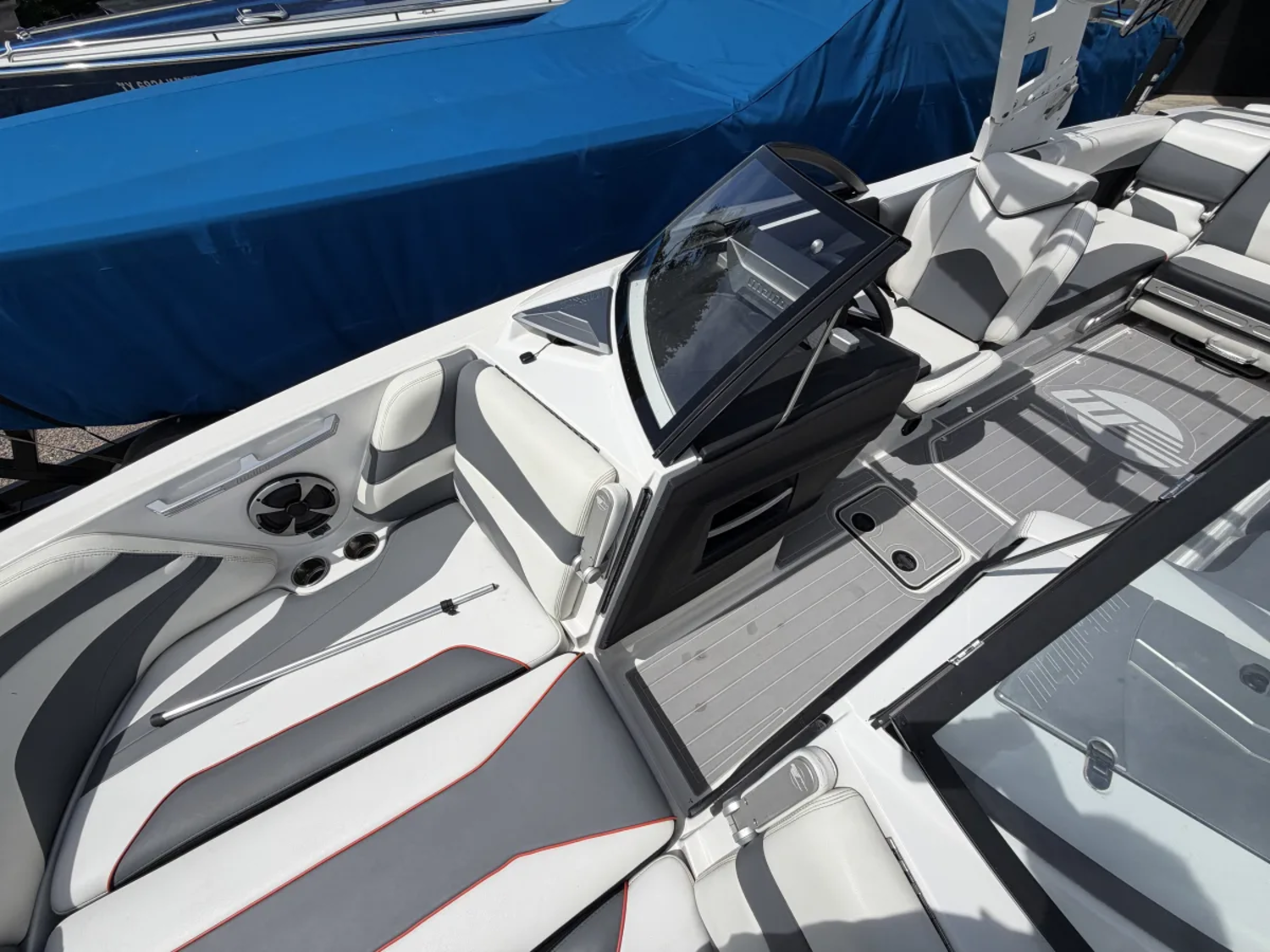 2019 Malibu Boats Wakesetter 24 MXZ
