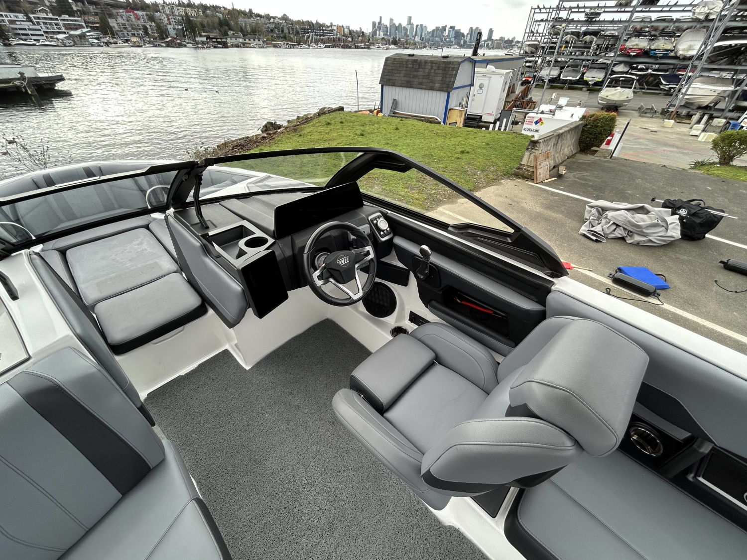 2025 Malibu 22 LSV