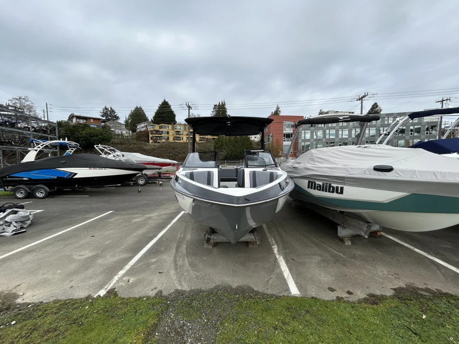 2025-malibu-wakesetter-22-lsv-131171-image3