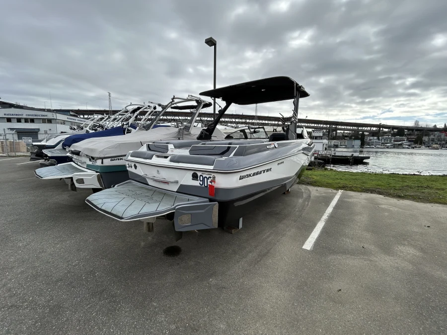 2025-malibu-wakesetter-22-lsv-131171-image7