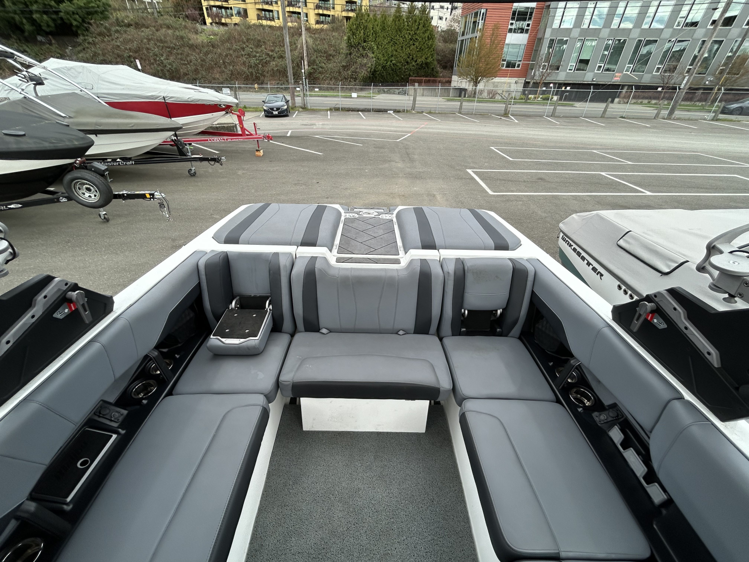 2025 Malibu 22 LSV