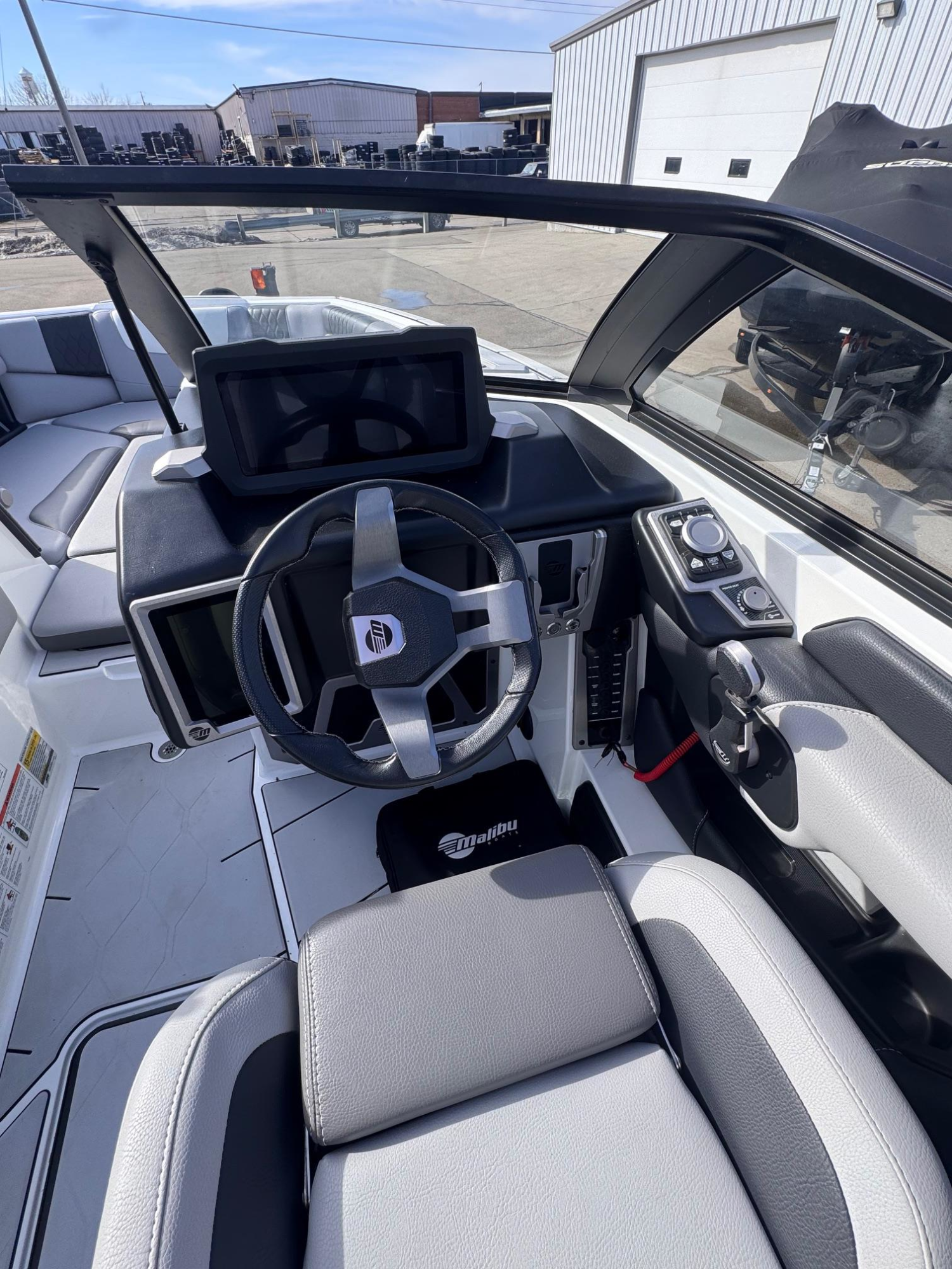 2022 Malibu Boats M220