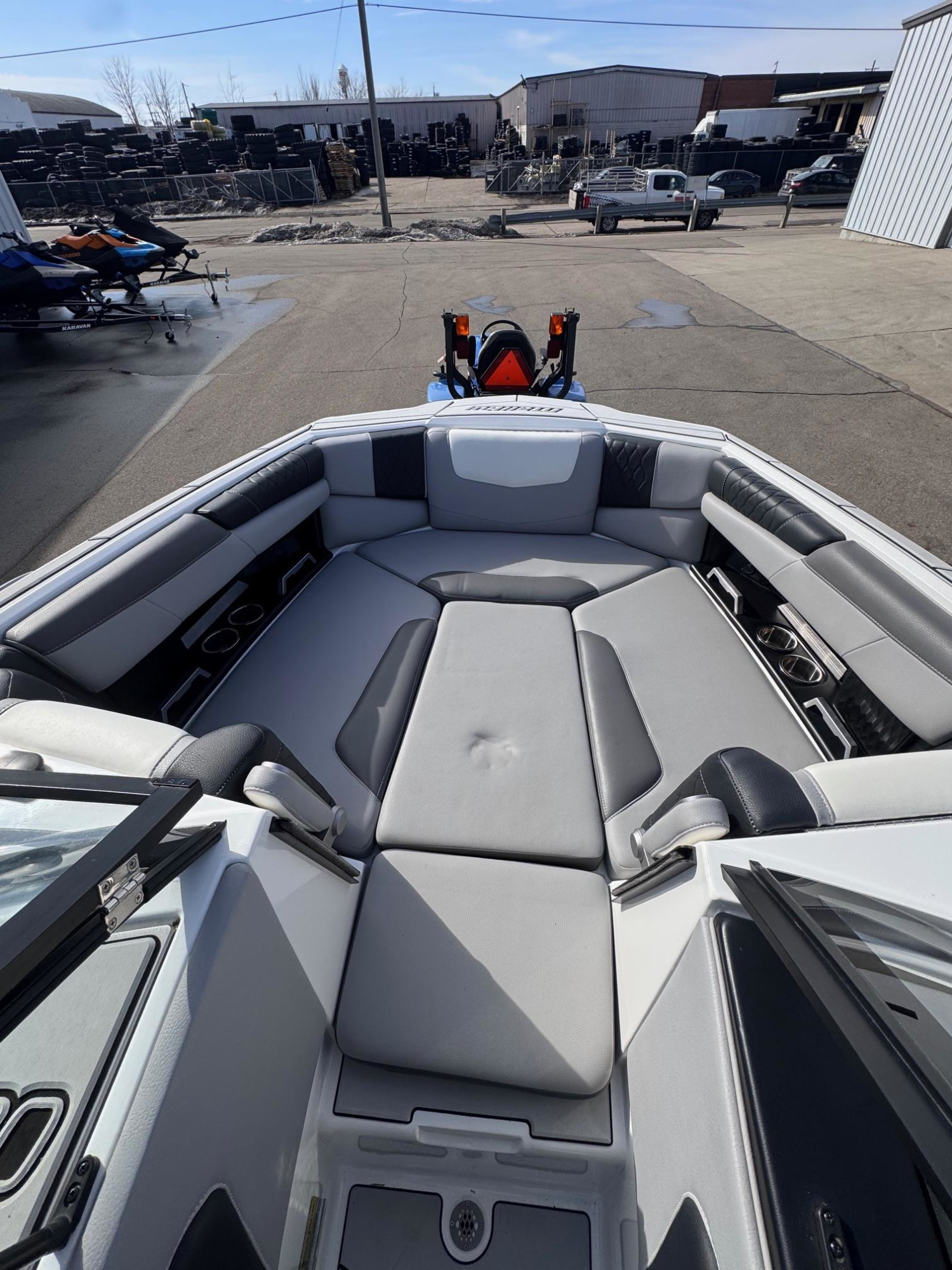 2022 Malibu Boats M220