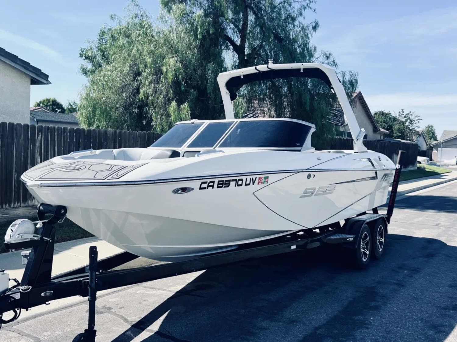 2017 MB Sports Boats B52 23