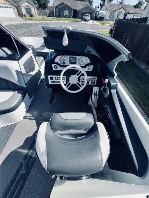 2017 MB Sports Boats B52 23 for sale in Hanford, California