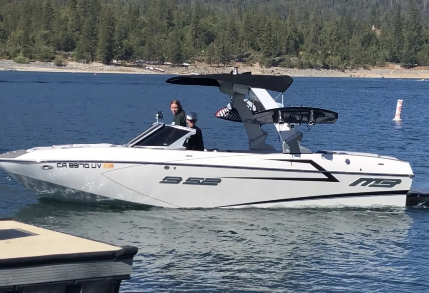 2017 MB Sports Boats B52 23