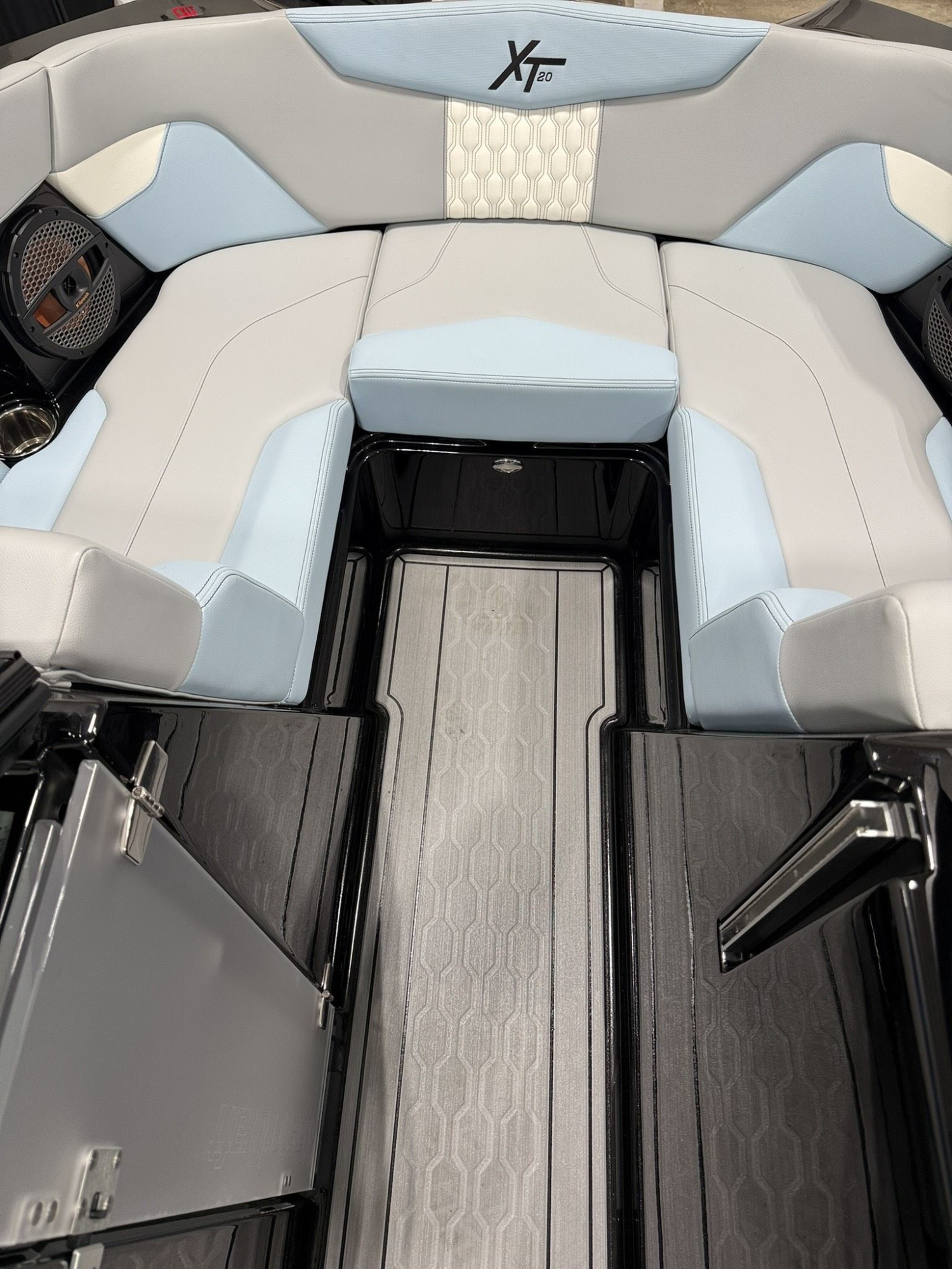 2025 MasterCraft XT20