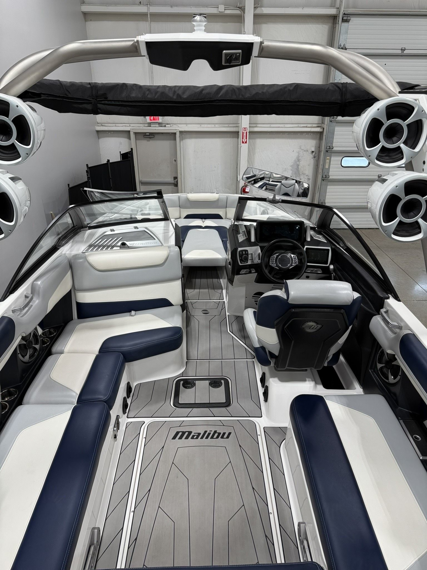 2019 Malibu M235