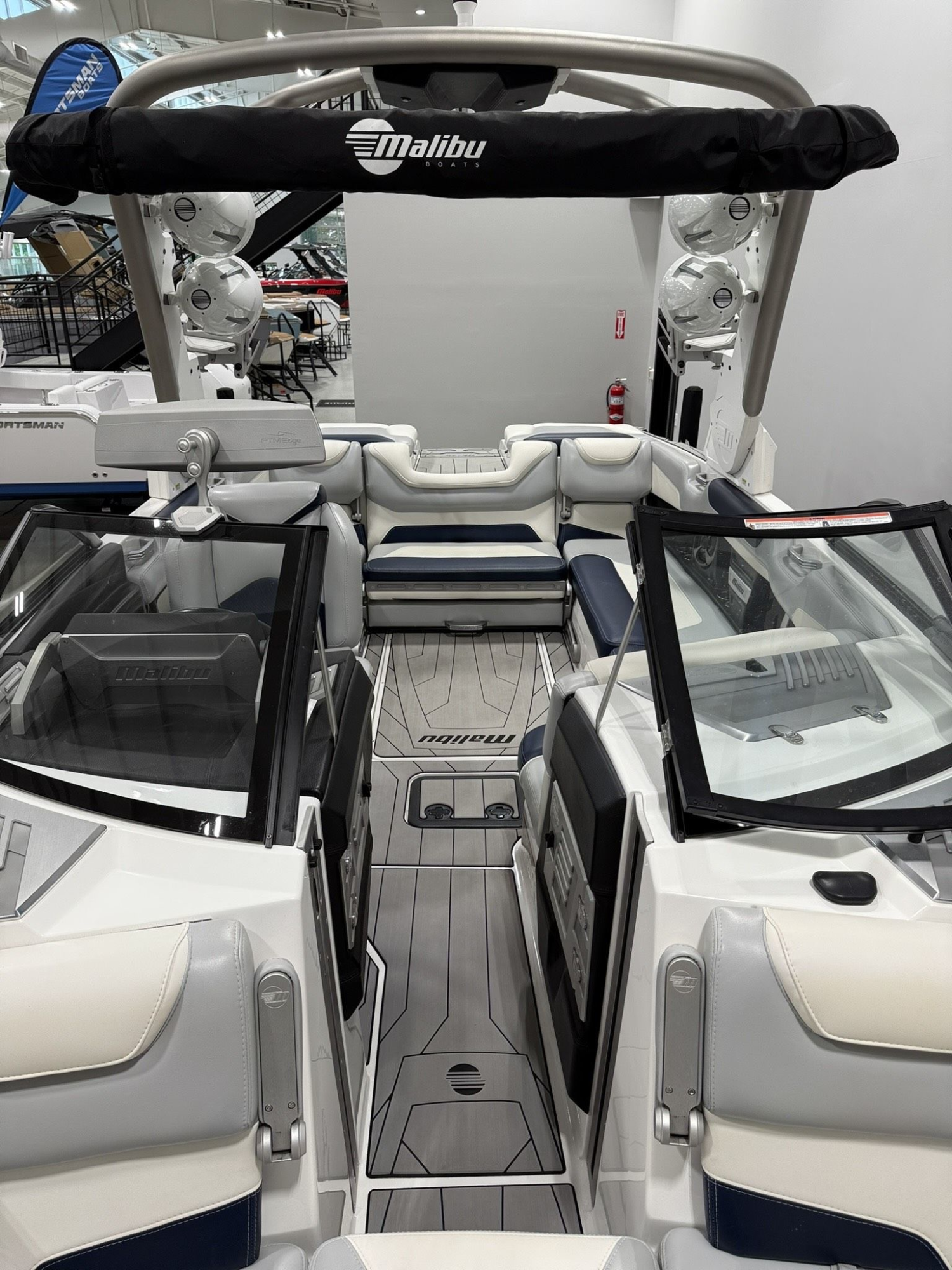 2019 Malibu M235