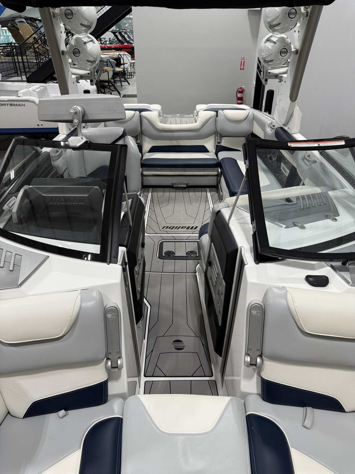 2019 Malibu M235