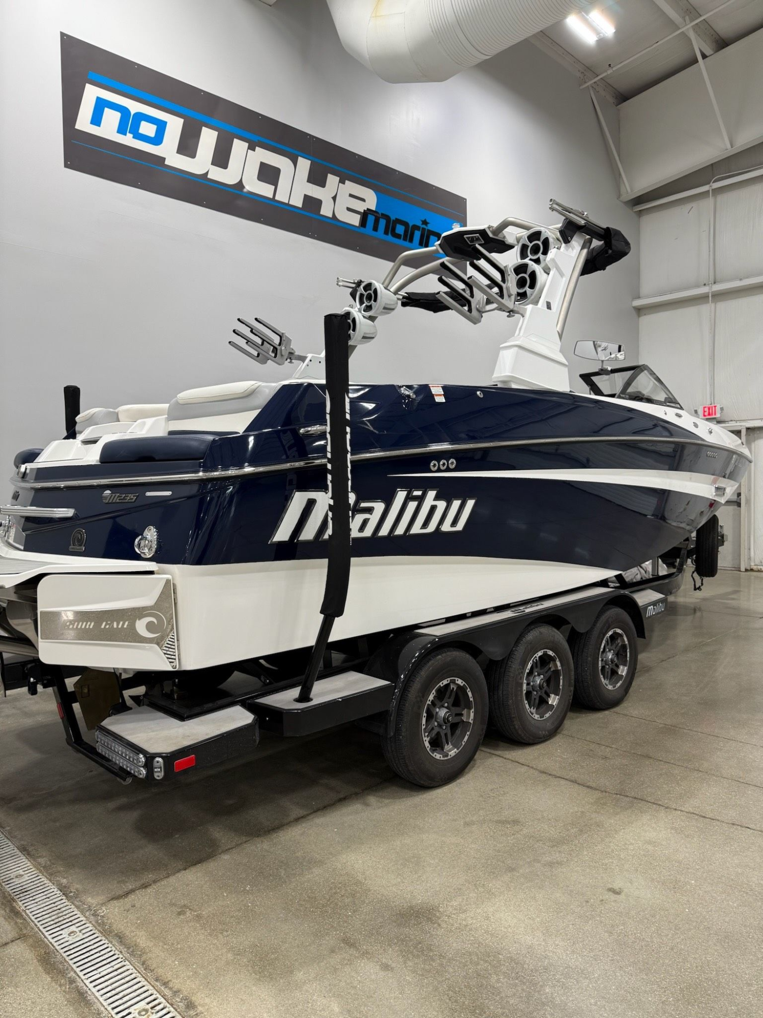 2019 Malibu M235