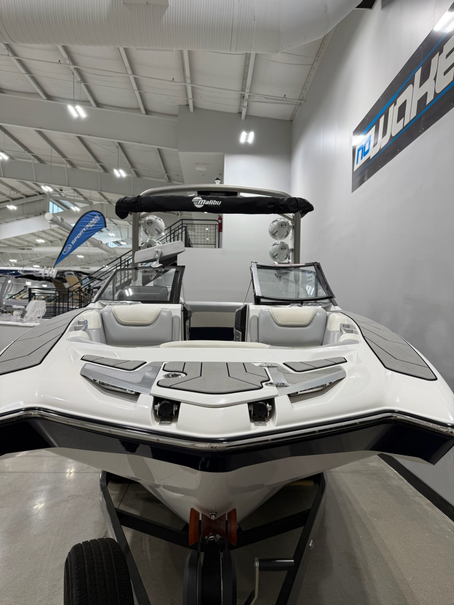 2019 Malibu M235