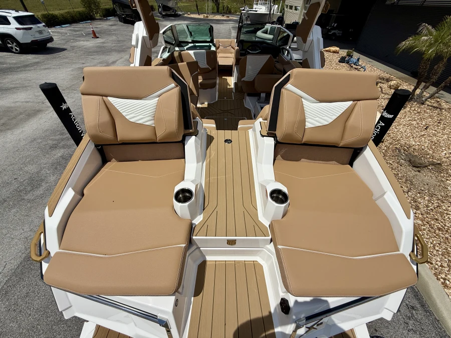 2027-mastercraft-x23-137145-image29