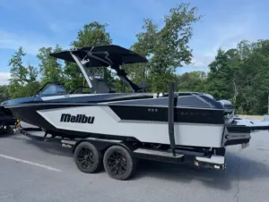 2022-malibu-wakesetter-24-mxz-137842-image0.webp