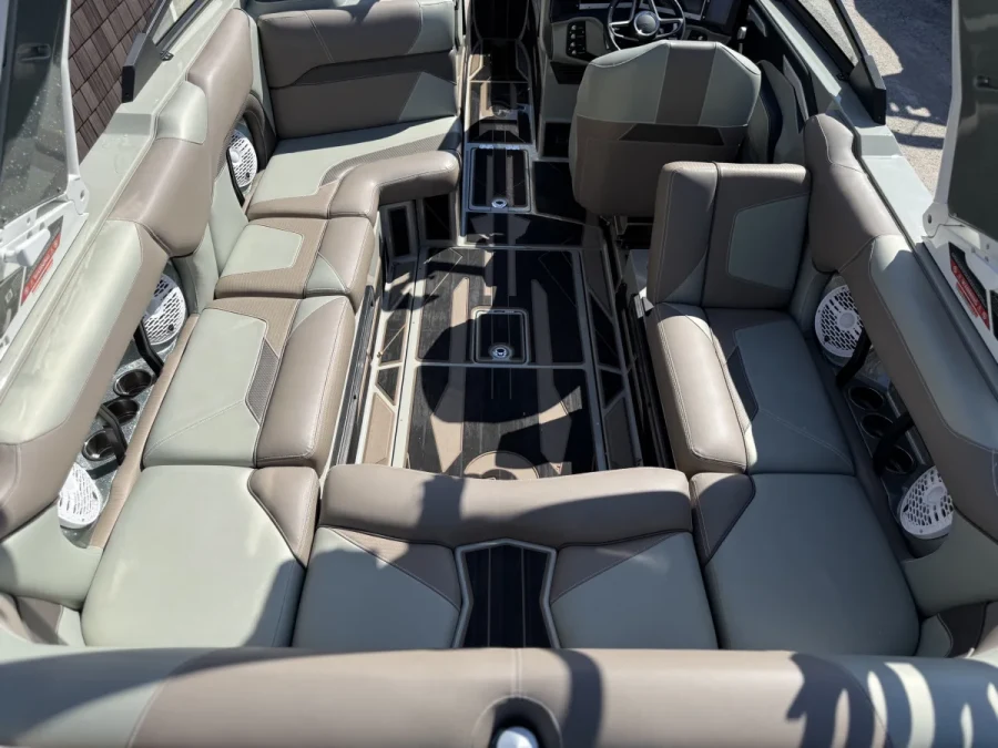 2022-centurion-ri230-137861-image1.webp
