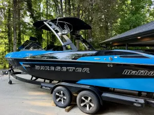 2014-malibu-wakesetter-23-lsv-138489-image1.webp