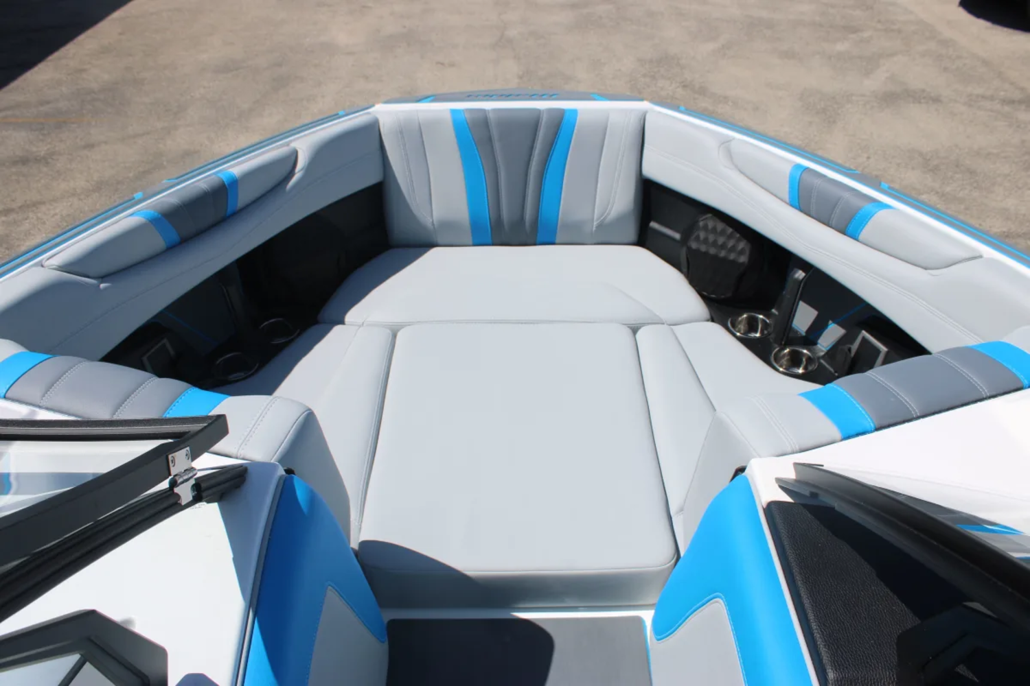 2026 Malibu 22 LSV