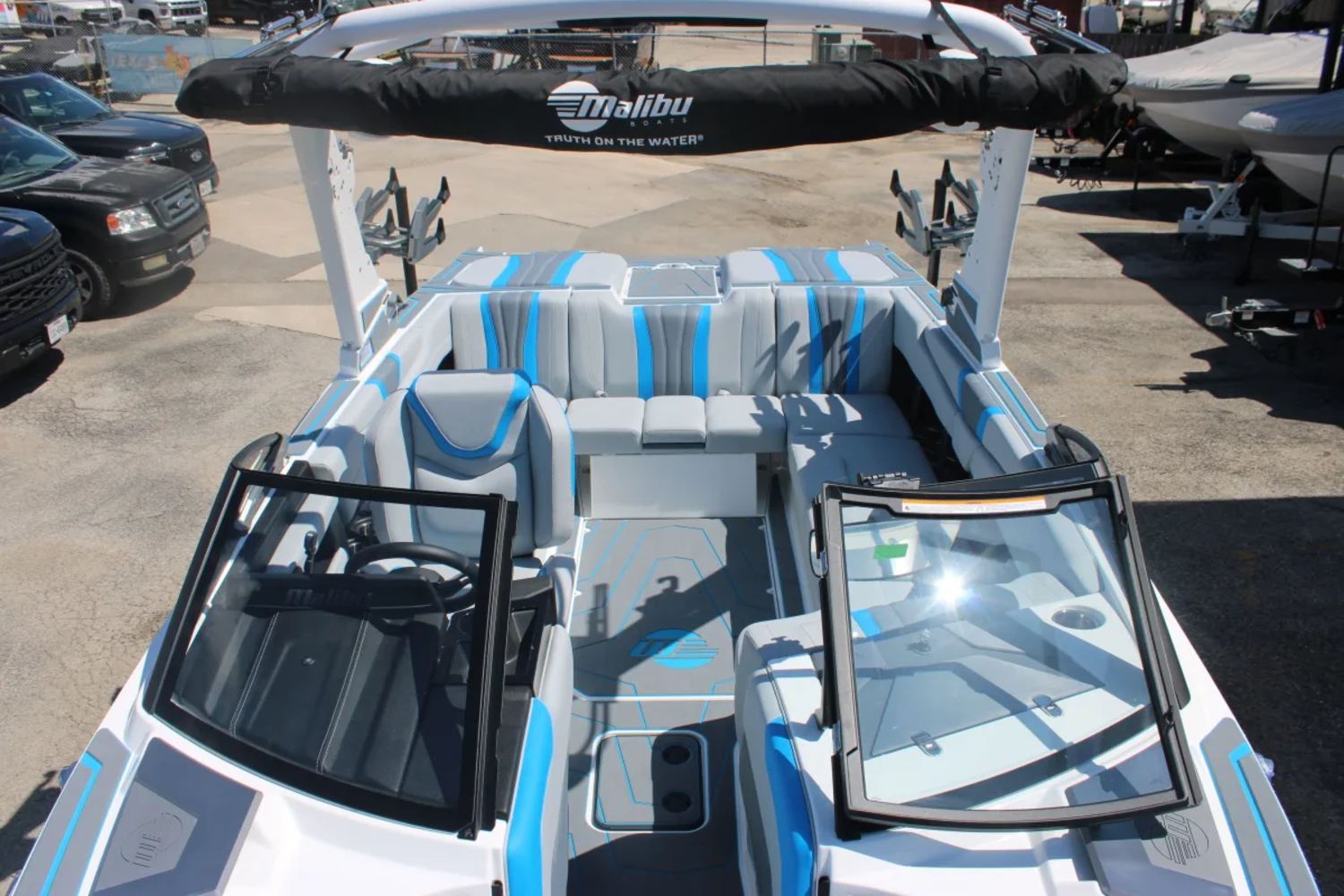 2026 Malibu 22 LSV