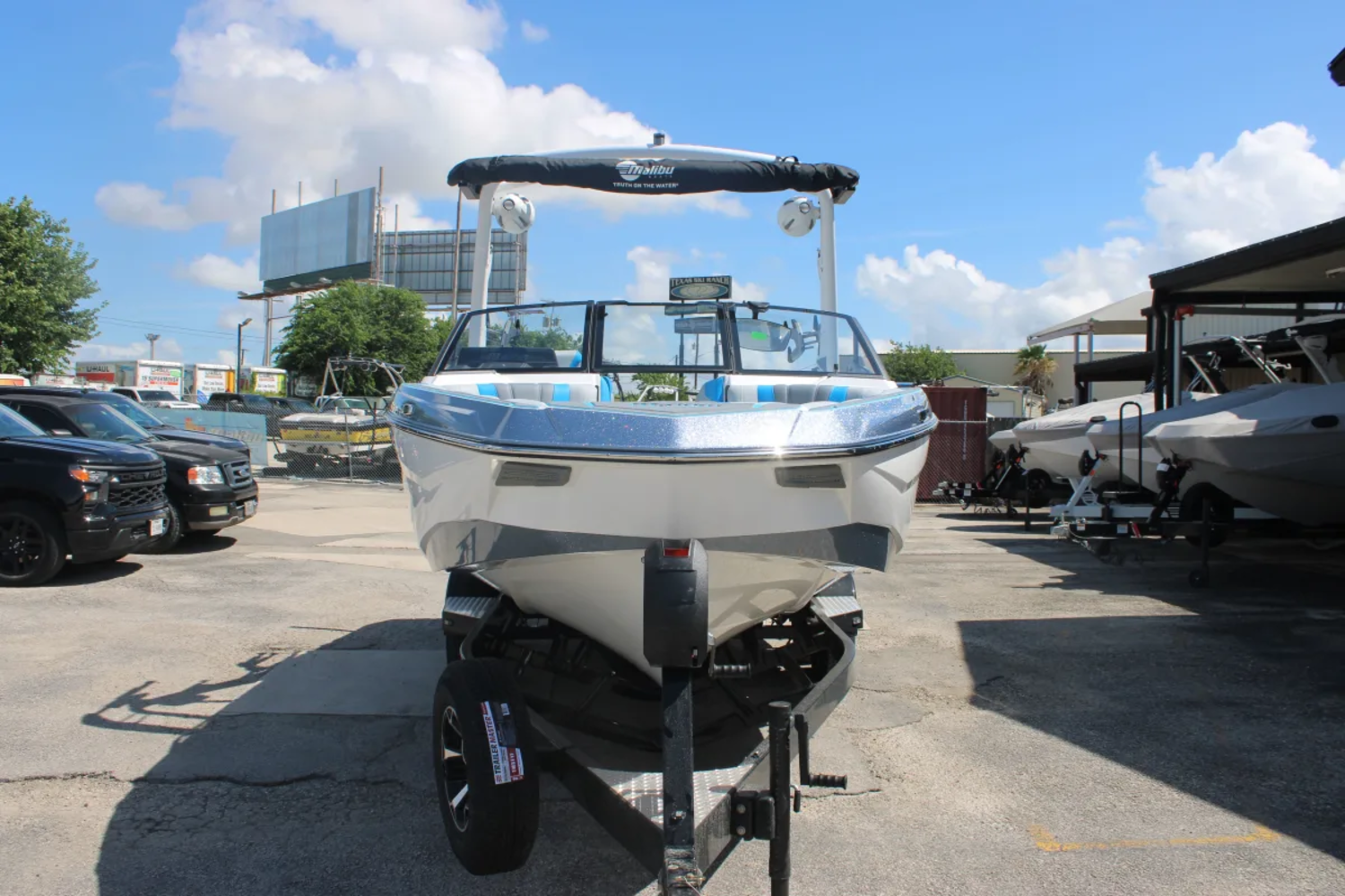 2026 Malibu 22 LSV
