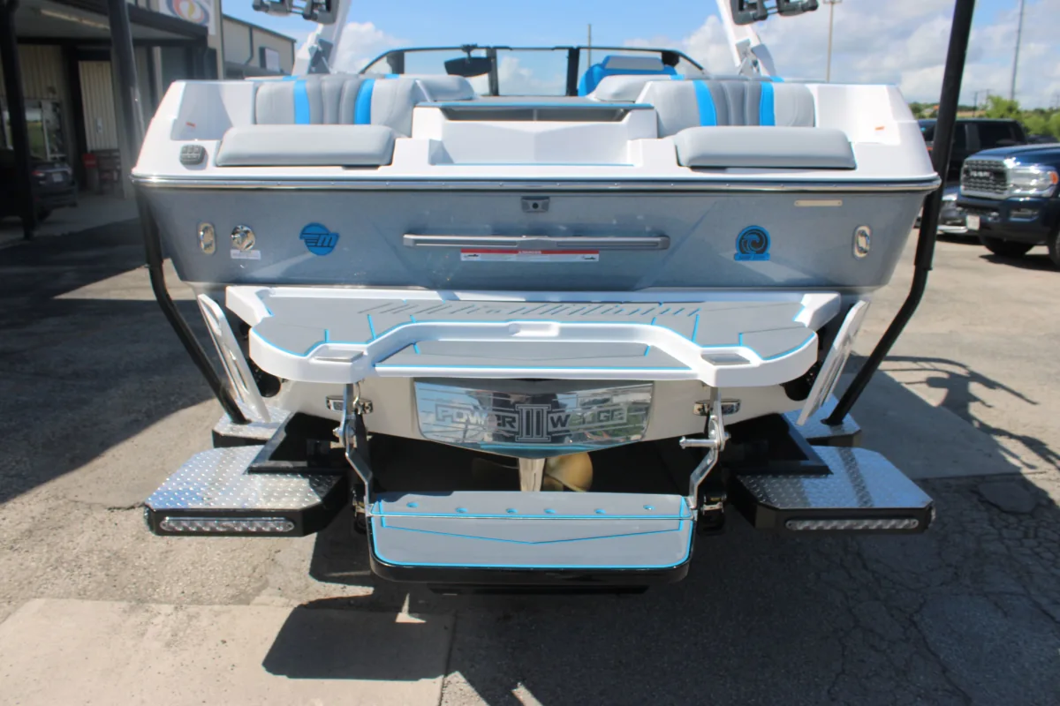 2026 Malibu 22 LSV