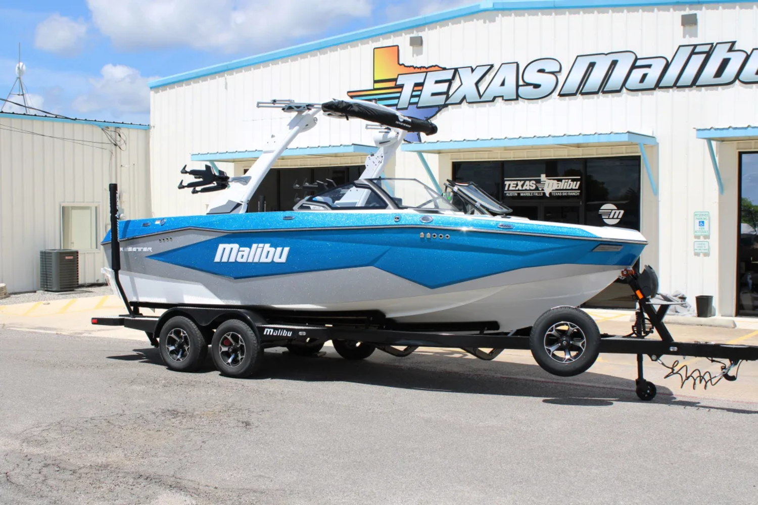 2026 Malibu 22 LSV