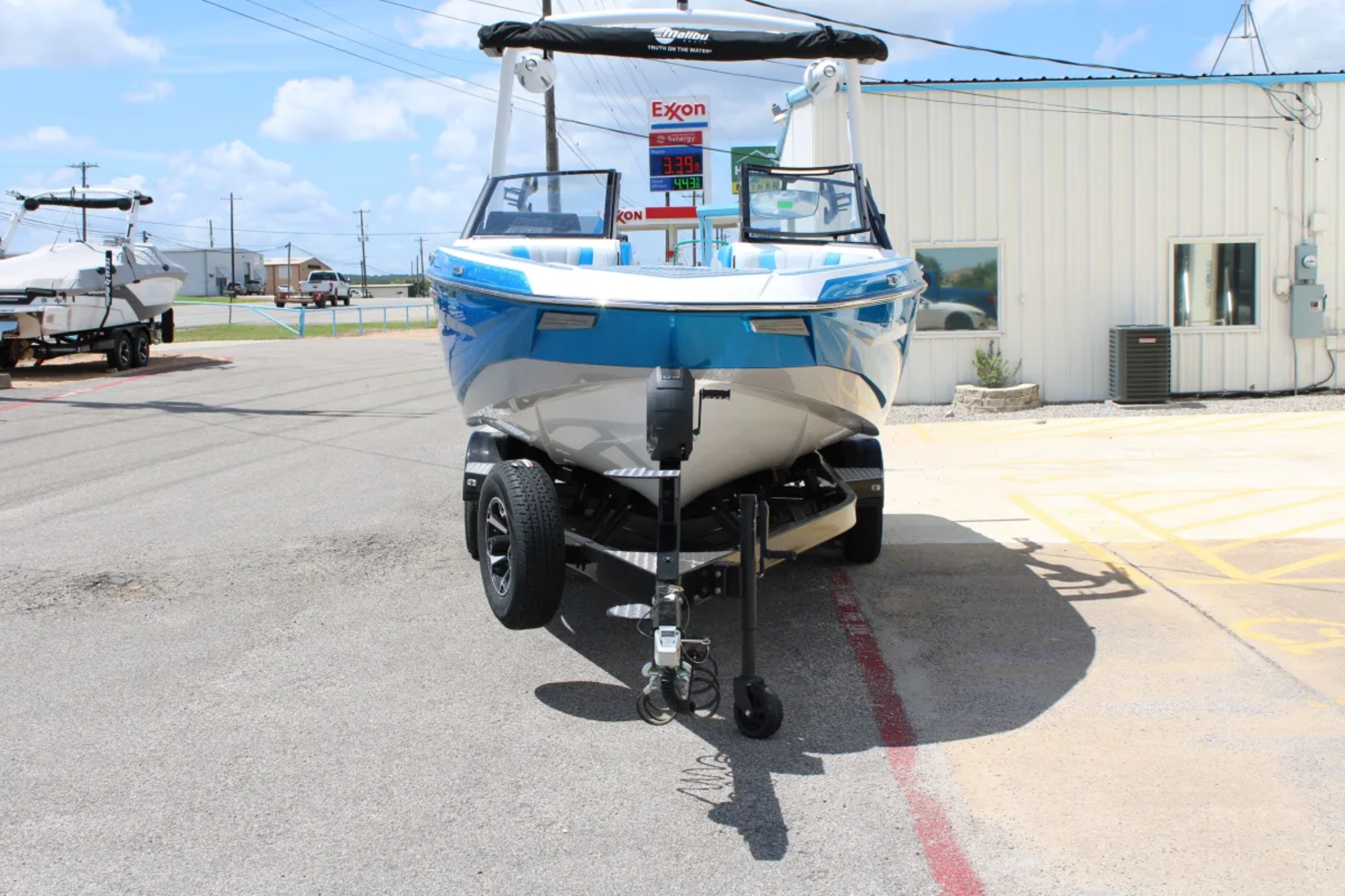 2026 Malibu 22 LSV