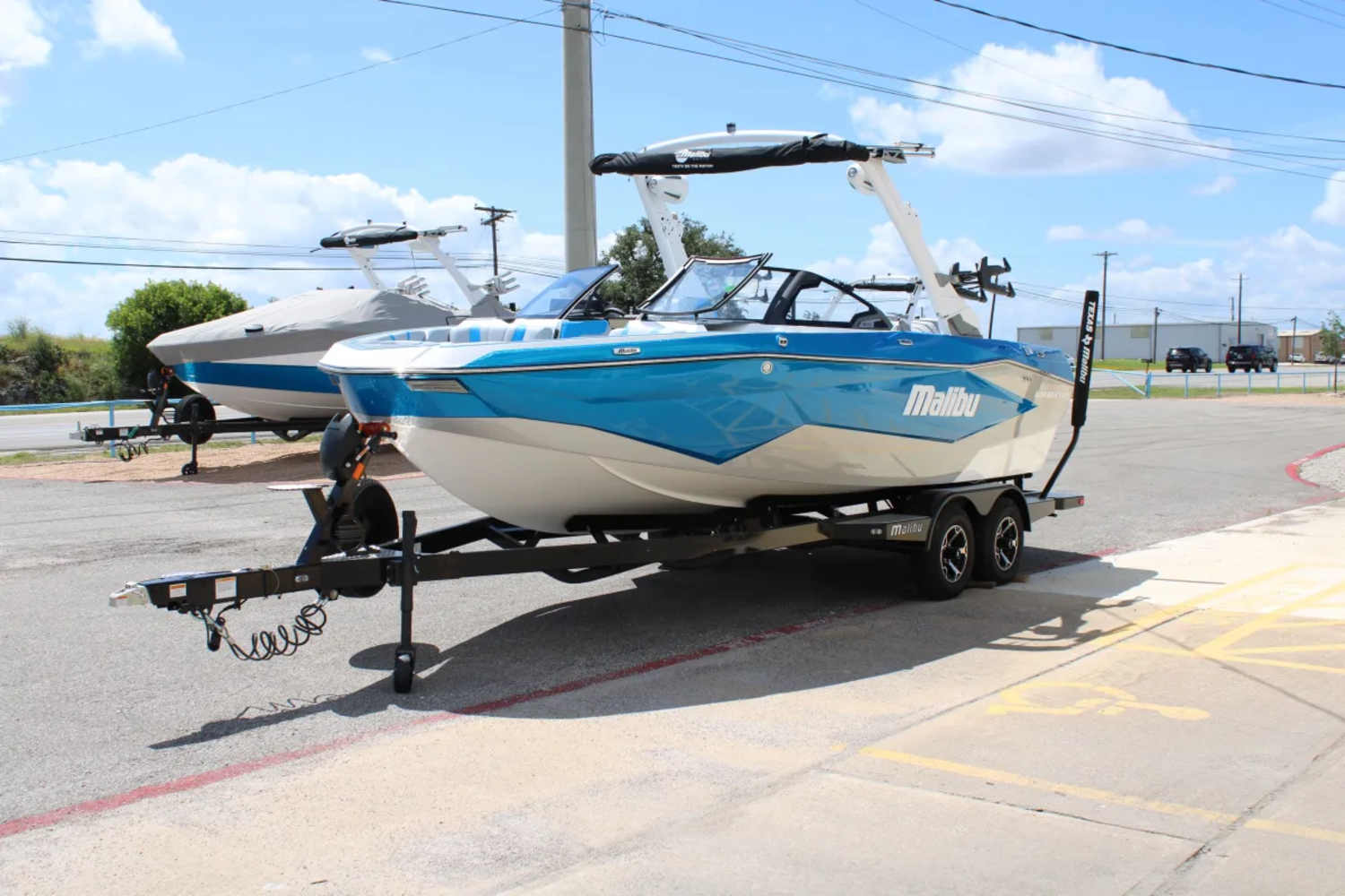 2026 Malibu 22 LSV