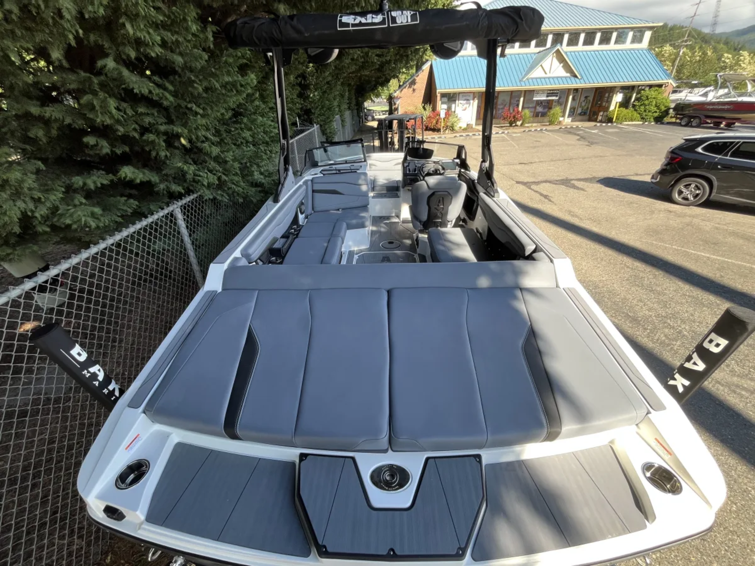 2026 AXIS T220
