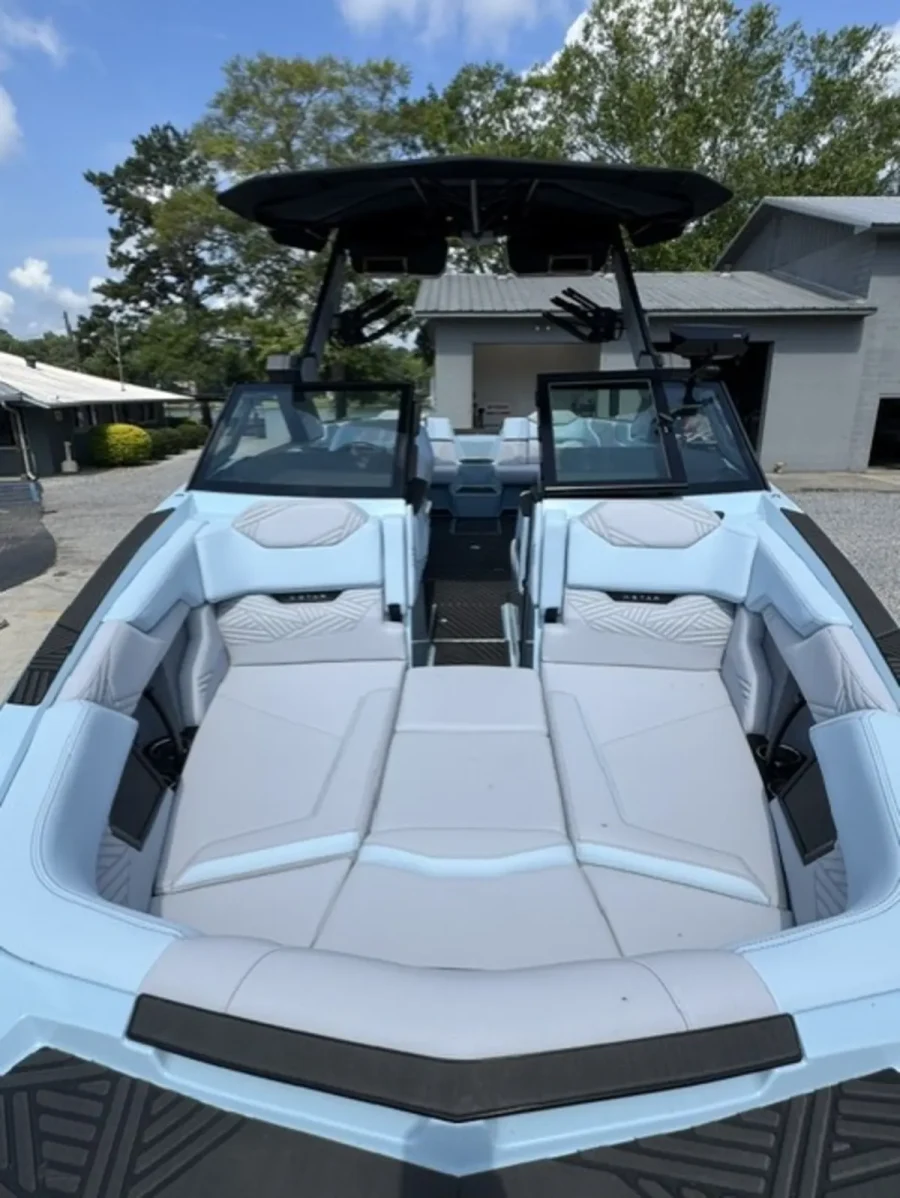 2026-mastercraft-x-star-138527-image4.webp