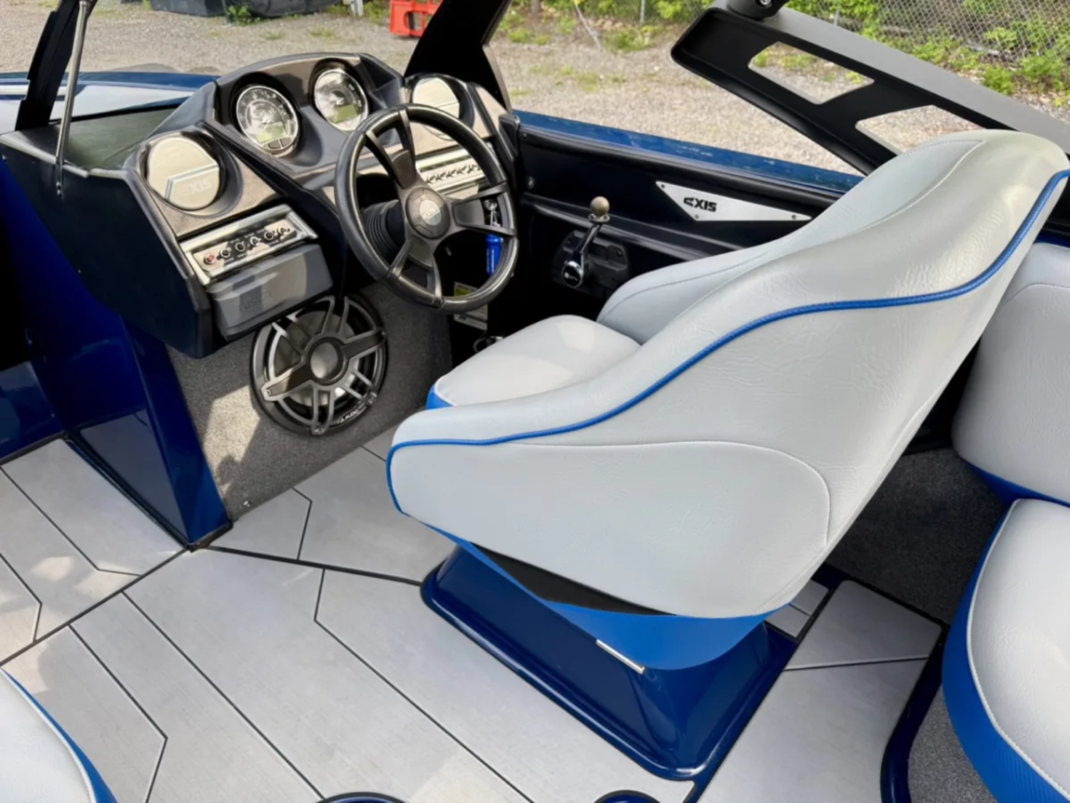 2014 Axis T22