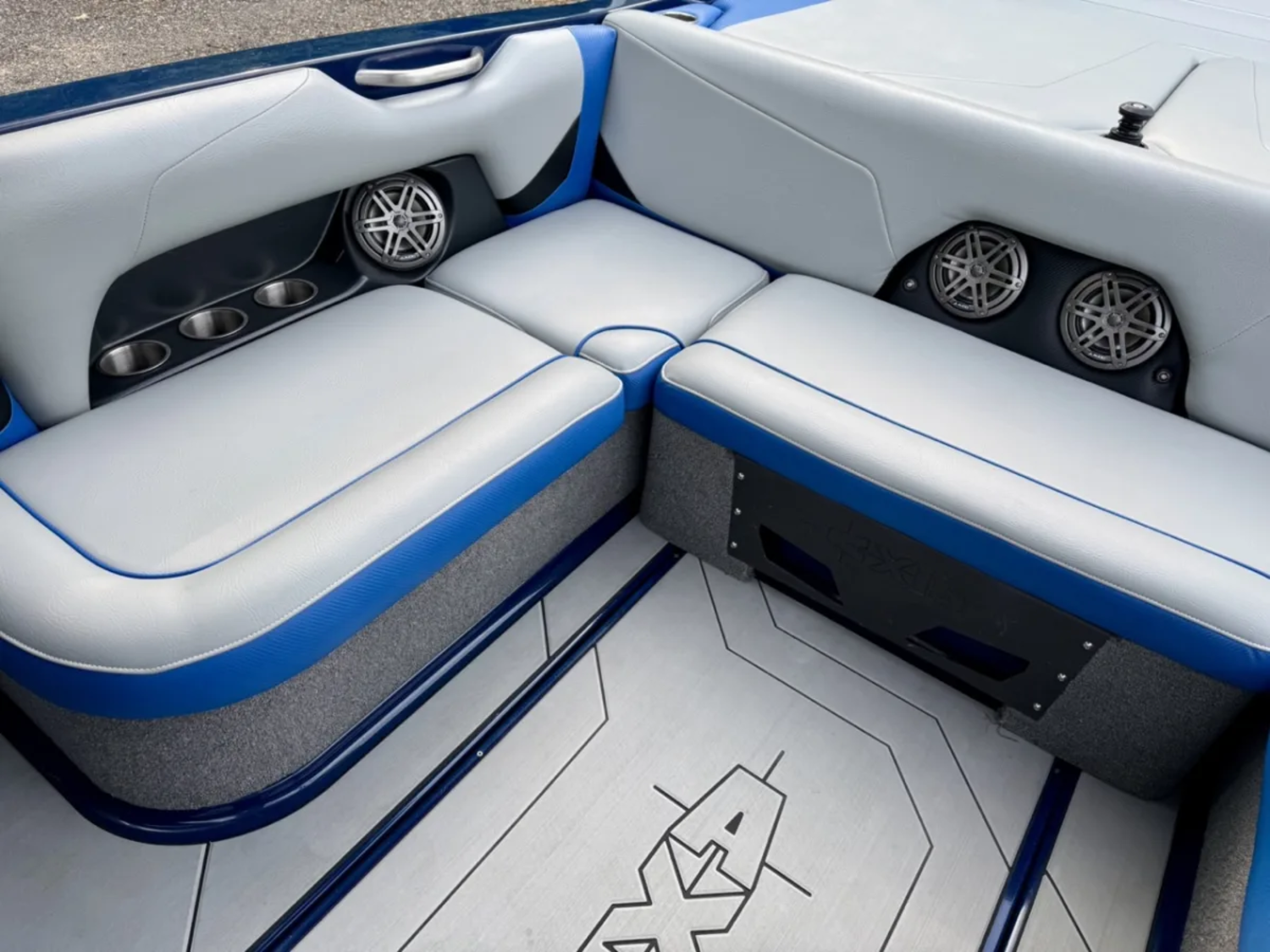 2014 Axis T22