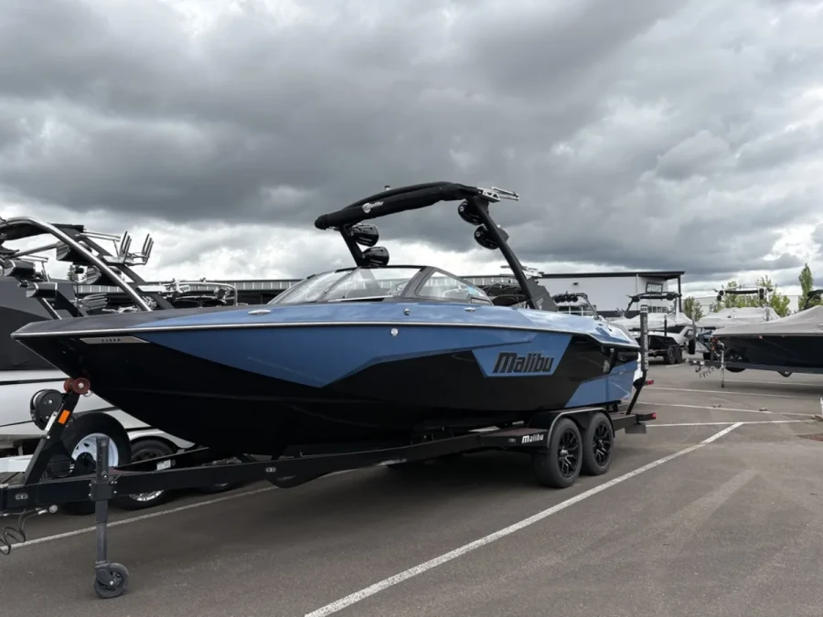 2021-malibu-wakesetter-25-lsv-138543-image2.webp
