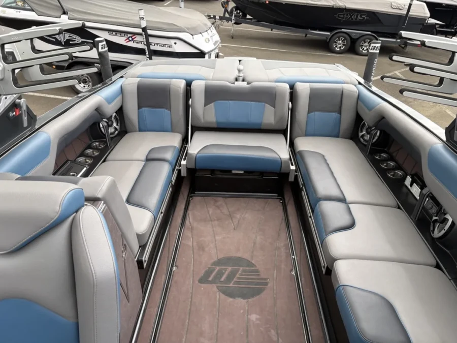 2021-malibu-wakesetter-25-lsv-138543-image8.webp