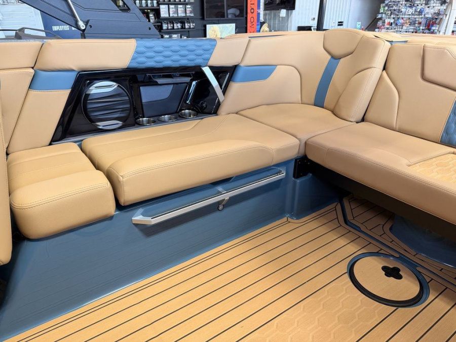 2026-mastercraft-xt22t-138560-image17