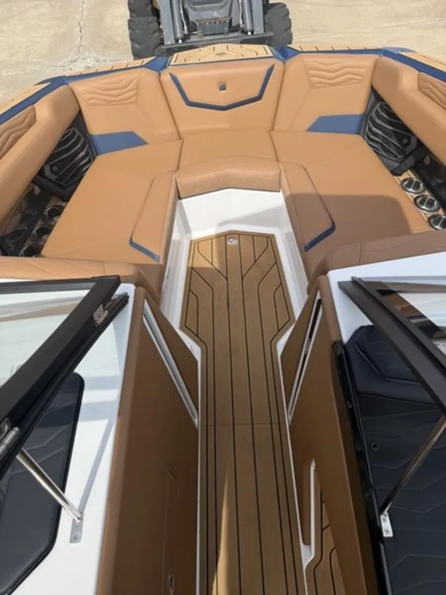 2025-nautique-g23-124502-image11.webp