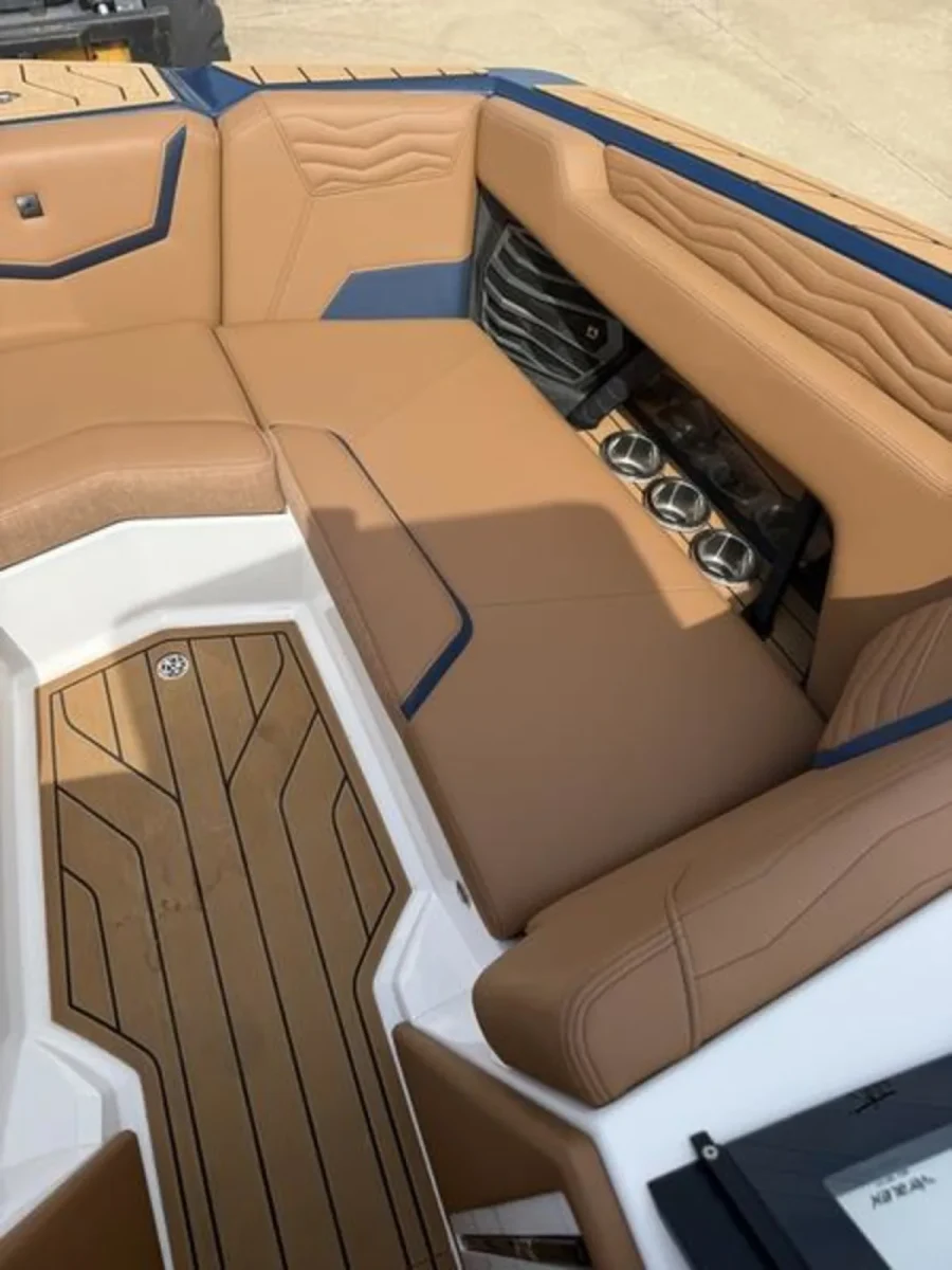 2025-nautique-g23-124502-image13.webp