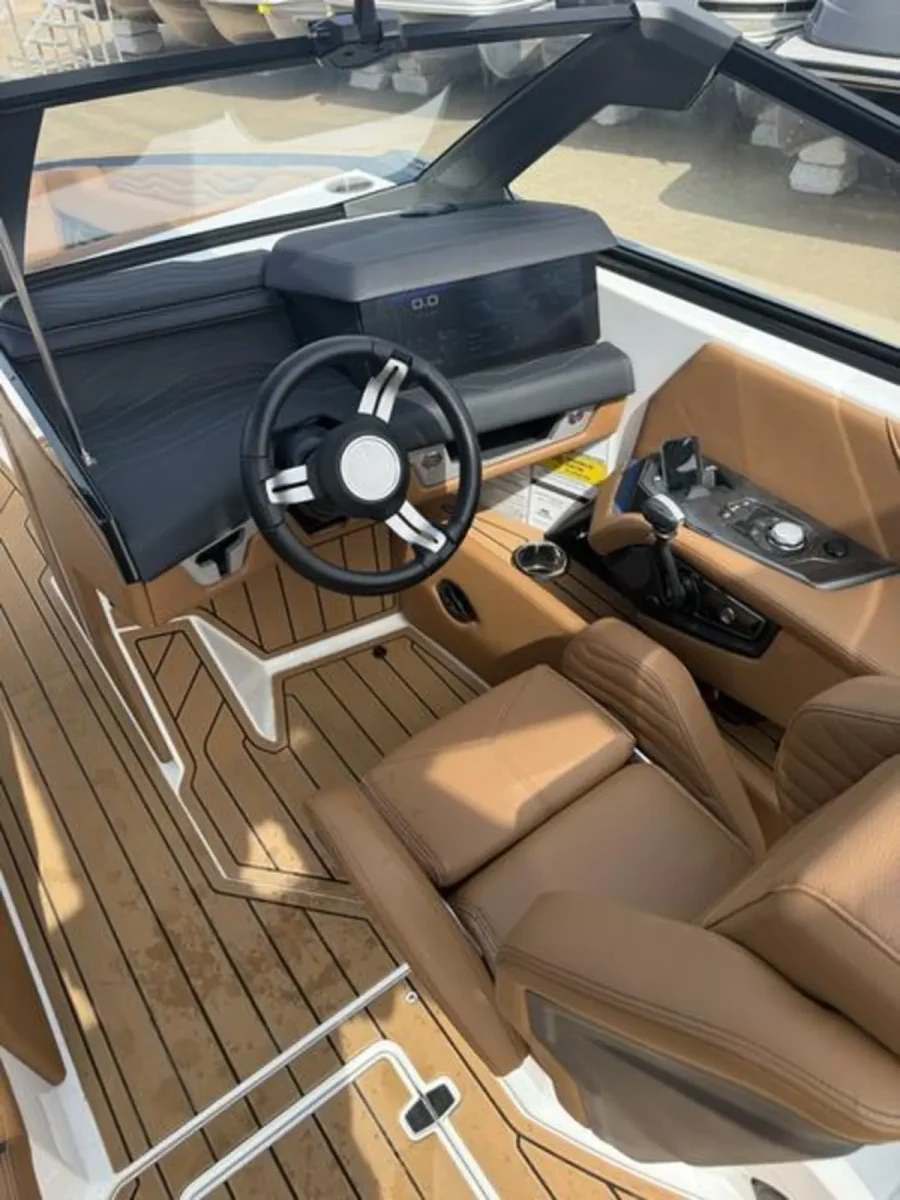 2025-nautique-g23-124502-image15.webp