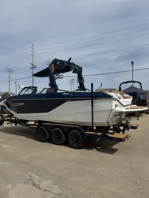 2025-nautique-g23-124502-image4.webp