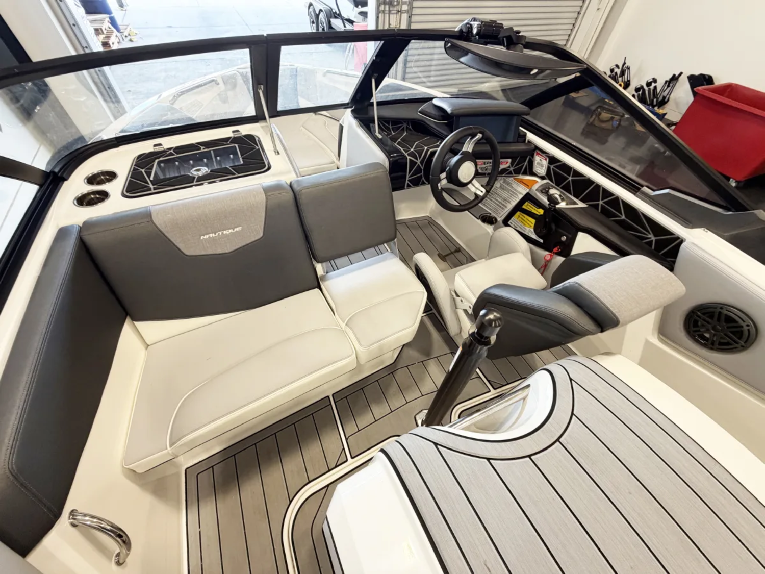 2024 Nautique Ski 200