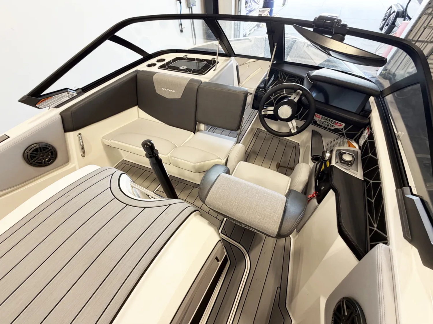2024 Nautique Ski 200