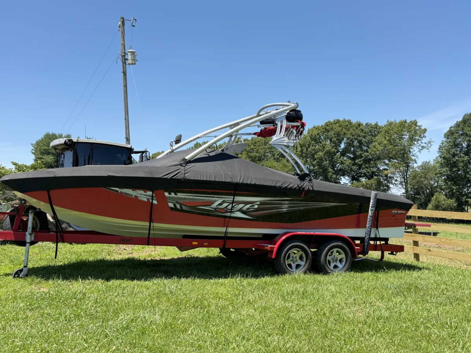 2008 Tige RZ4 24 Foot Wake Surf Boat - Wet Sounds JL Audio Ballast
