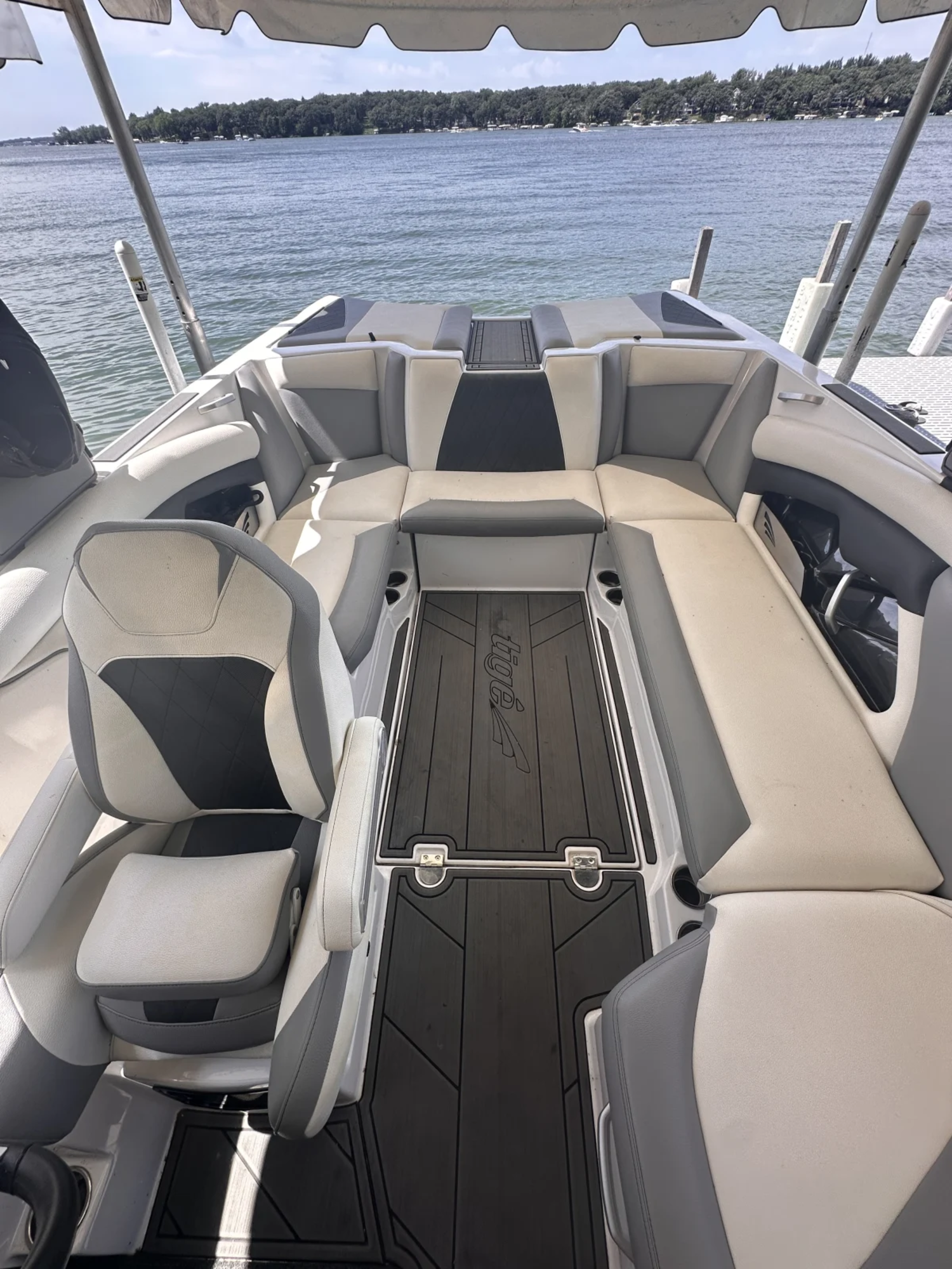 2019 Tige R23