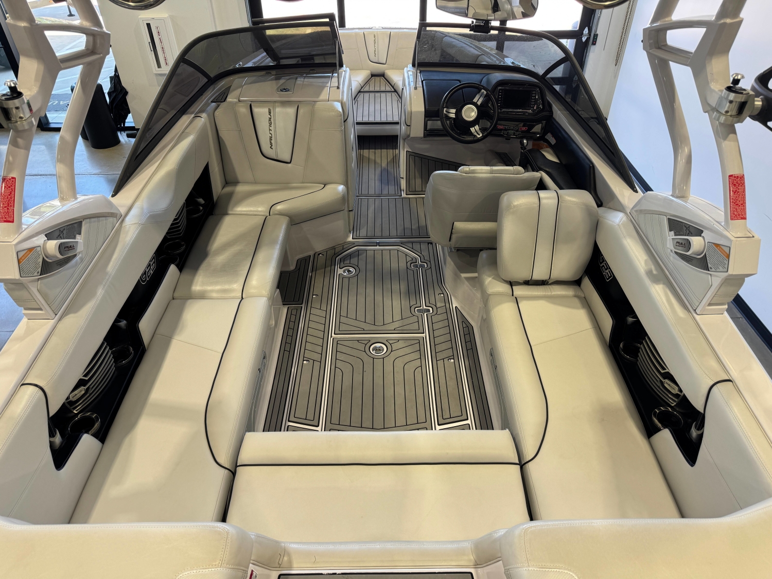 2015 Nautique Super Air Nautique G23