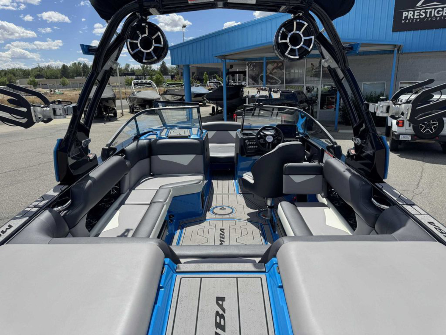 2022 MOOMBA Kaiyen