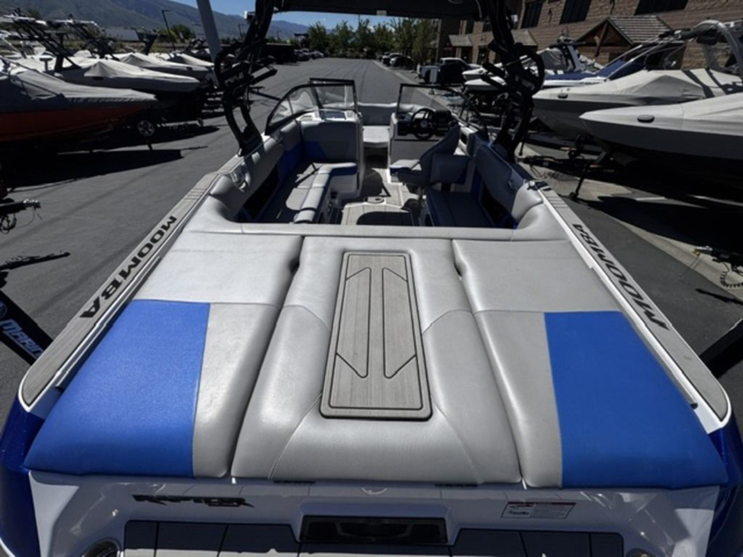 2020 MOOMBA Max