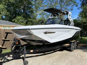 2021-nautique-g23-138642-image0.webp