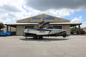 2018-malibu-wakesetter-25-lsv-138663-image0.webp