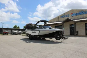 2018-malibu-wakesetter-25-lsv-138663-image1.webp
